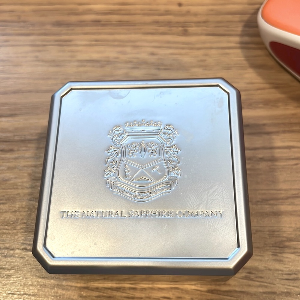 Heavy duty Metal ring box from the sapphire company